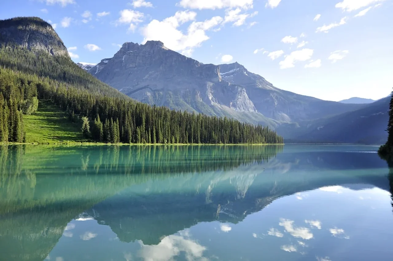 Canada și întrebările pe care le ridică azi