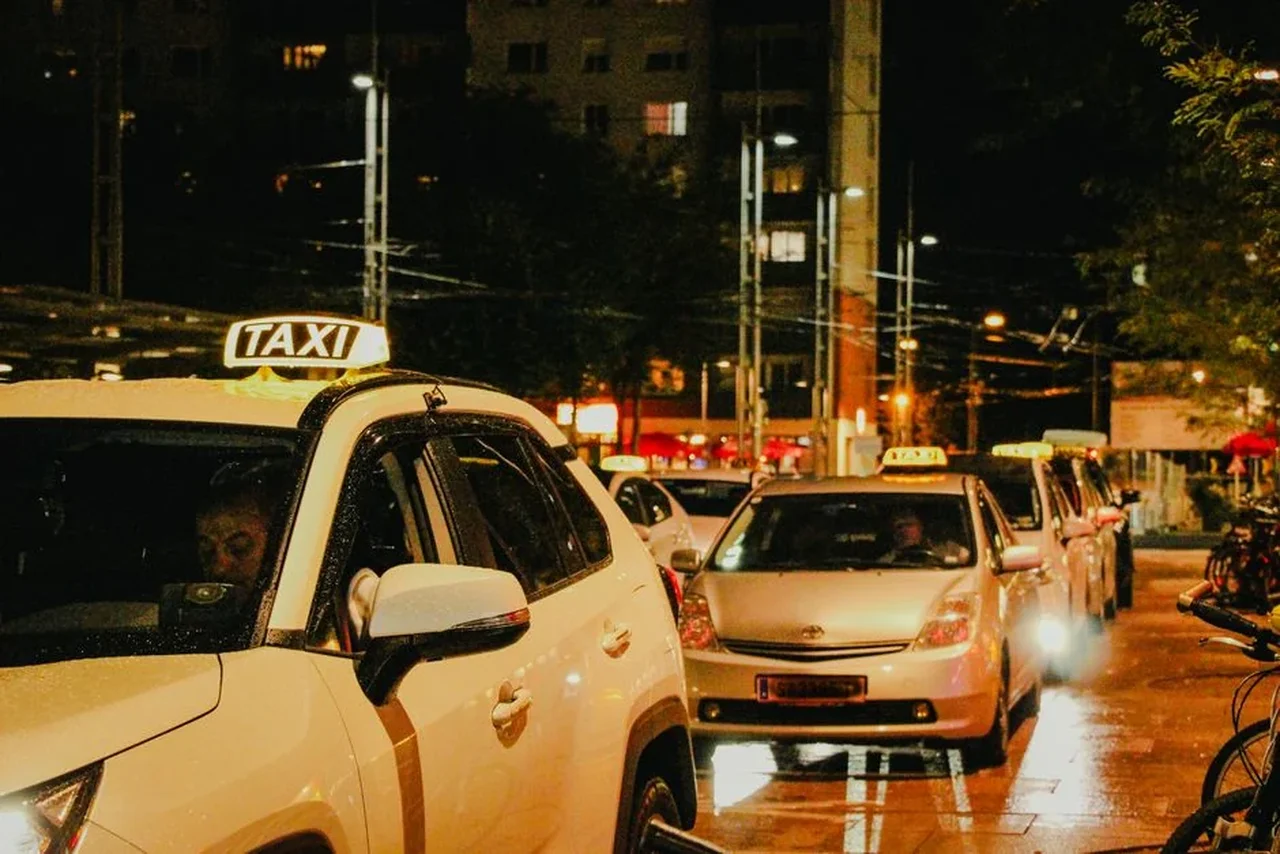 Agresorul unui taximetrist a primit o pedeapsă mai blândă pentru că nu a folosit arme