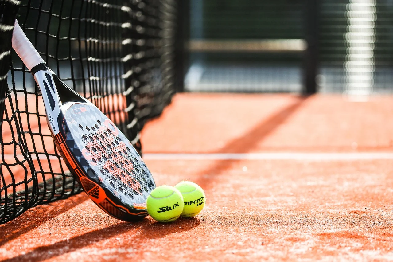 Sinner îl detronează pe Alcaraz la Wimbledon în 2025, obținând al patrulea titlu de Grand Slam