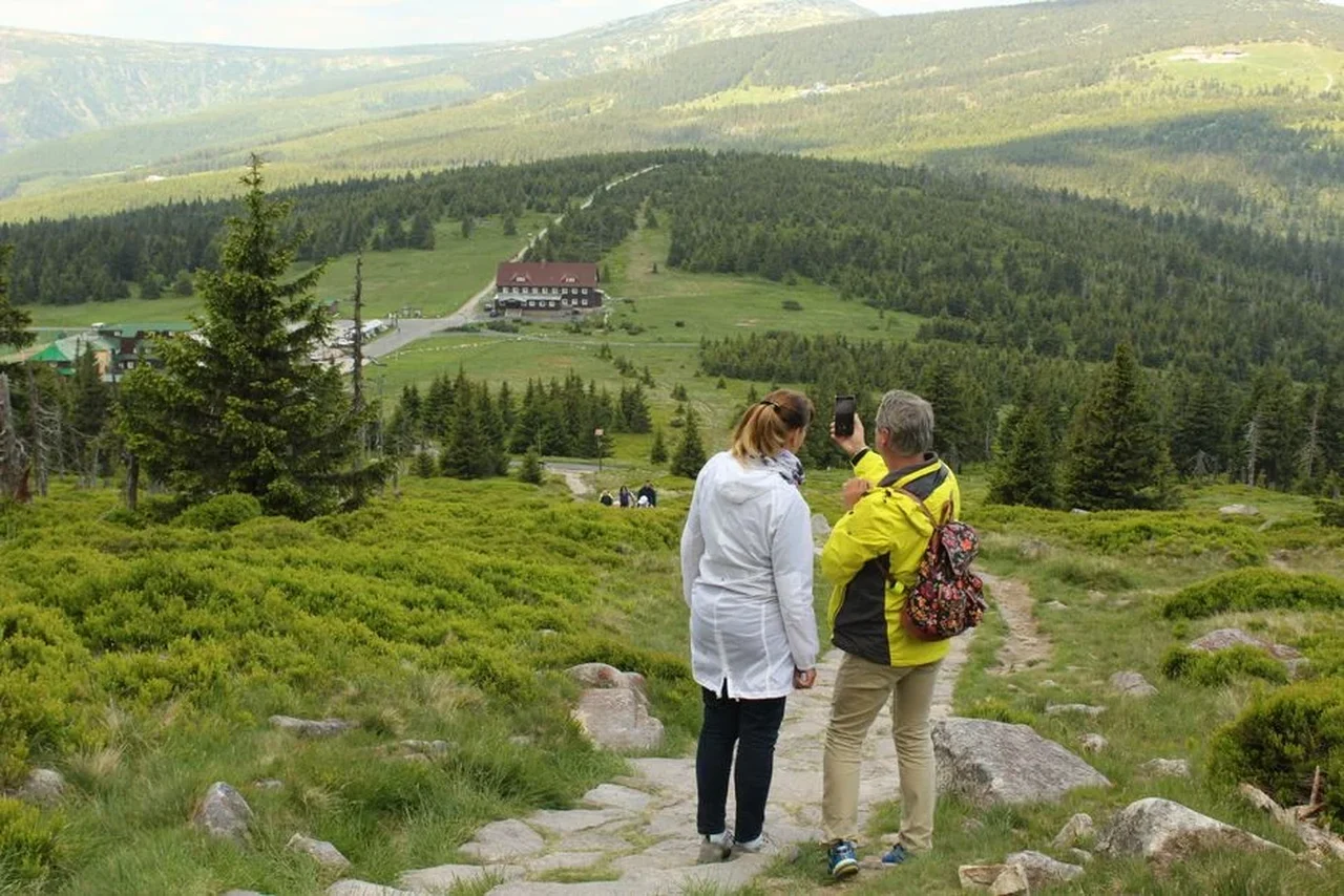 Turiști mulți la munte, dar hotelierii raportează scăderi semnificative ale veniturilor