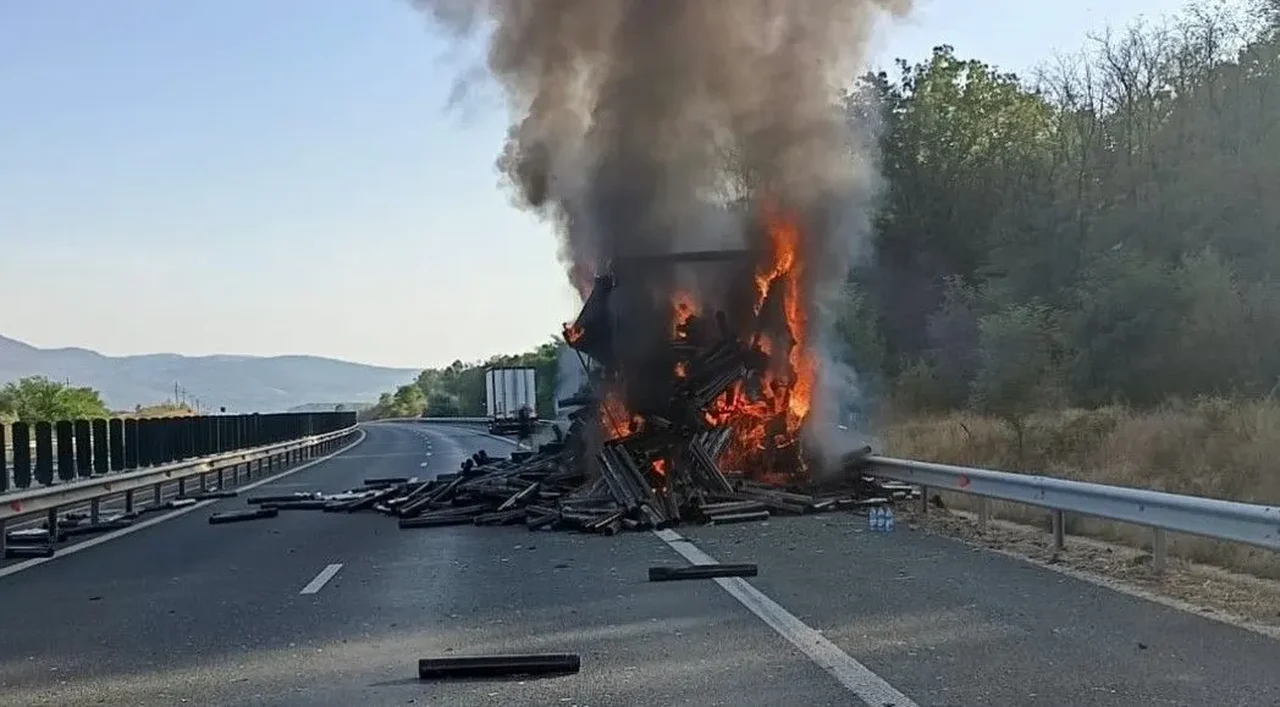Rezumat: incendiu remorcă TIR A1 Ilia–Deva